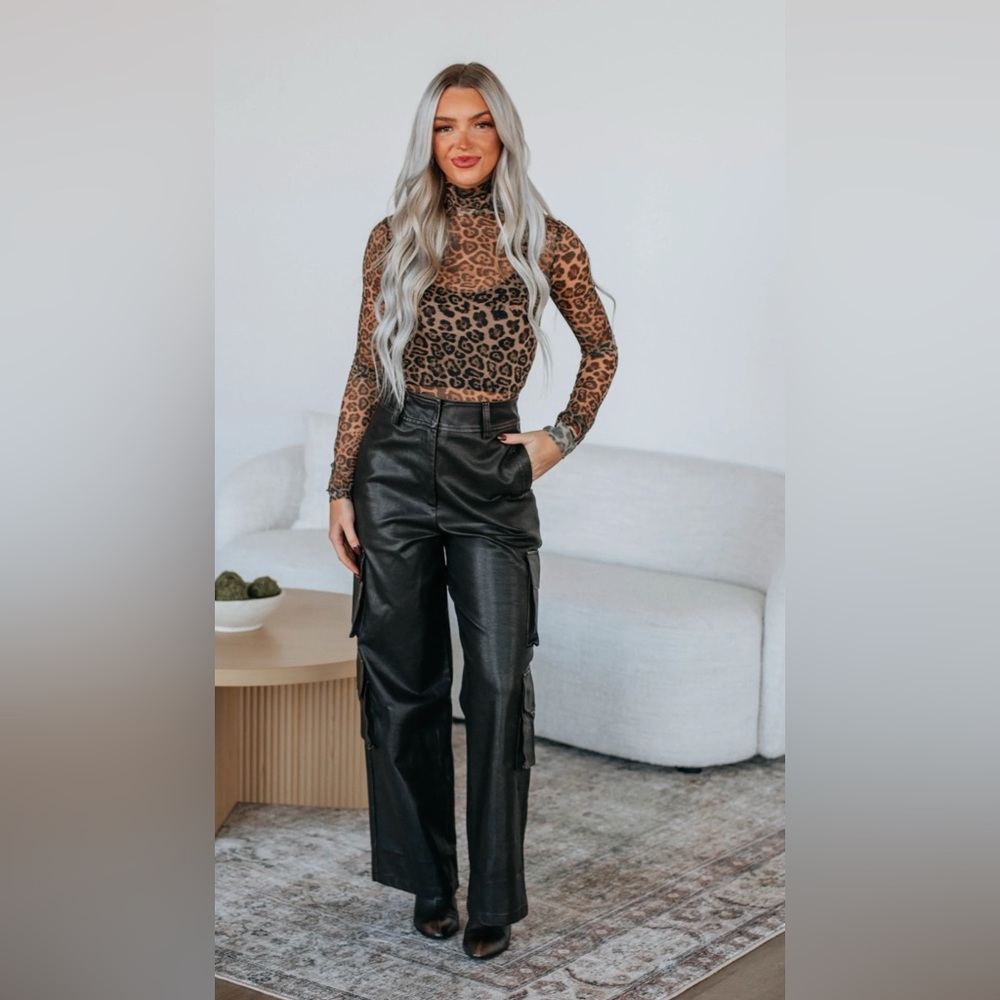 Love Tree Boutique Black Faux Leather Cargo Pants Sz Medium NWT